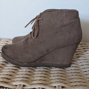 Brown ankle boots